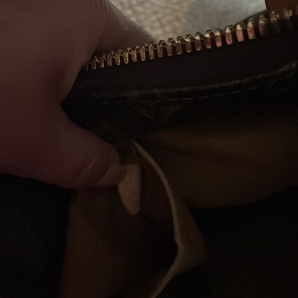 Louis Vuitton beautiful purse - Picture 13 of 13